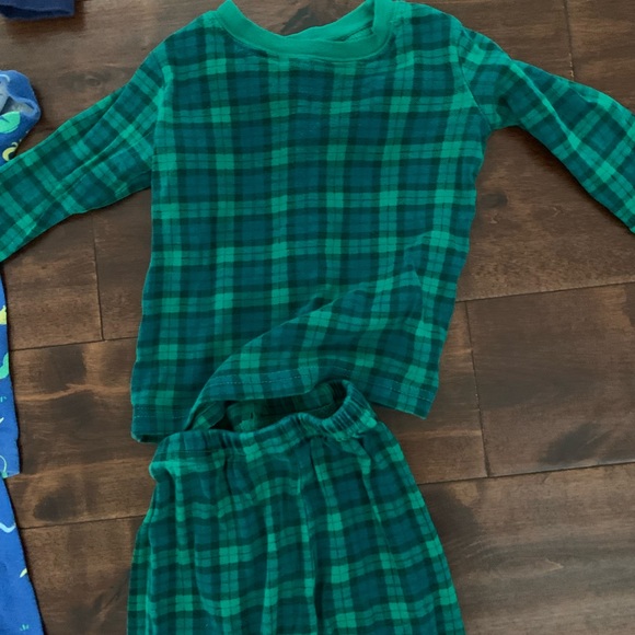 5 pairs of 18-24 months pajamas cars, animals, alphabet, plaid, etc - Picture 6 of 6